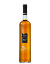 Lade das Bild in den Galerie-Viewer, Der Weinkeller Hohenbrunn präsentiert von der Villa de Varda, einer Destillerie im Trentino, eine Flasche Grappa Moscato Grand Reserva.