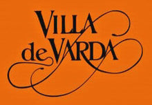 Lade das Bild in den Galerie-Viewer, Weinkeller Hohenbrunn präsentiert das Logo der Villa de Varda, einer Destillerie im Trentino.
