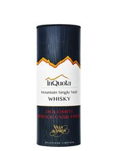 Lade das Bild in den Galerie-Viewer, Der Weinkeller Hohenbrunn präsentiert von der Villa de Varda, einer Destillerie im Trentino, die Verpackung vom "In Quota" Single Mount Whisky.

